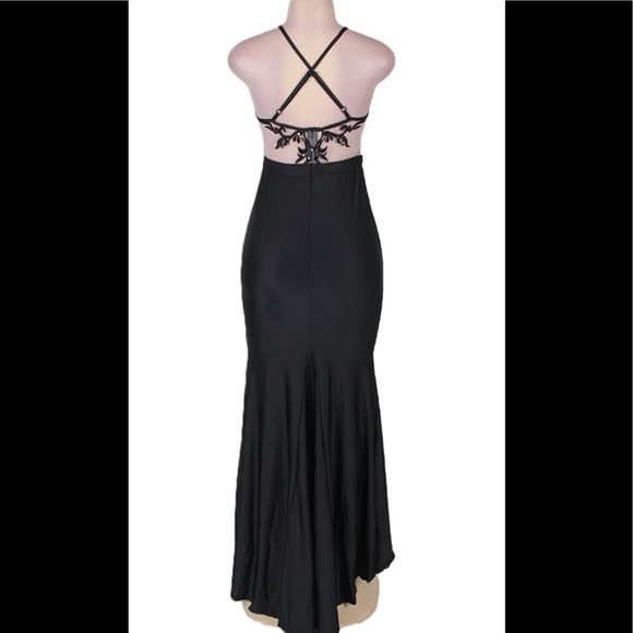 Stunning evening gown ❤️‍🔥 - Picture 2 of 3